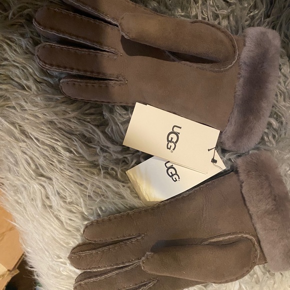 UGG Accessories - UGG shearling sheep skin stormy grey gloves